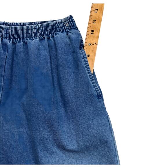 Alfred Dunner Blue Denim Elastic Waist Pull On Capri Jeans Pockets 10 Petite - Picture 7 of 11